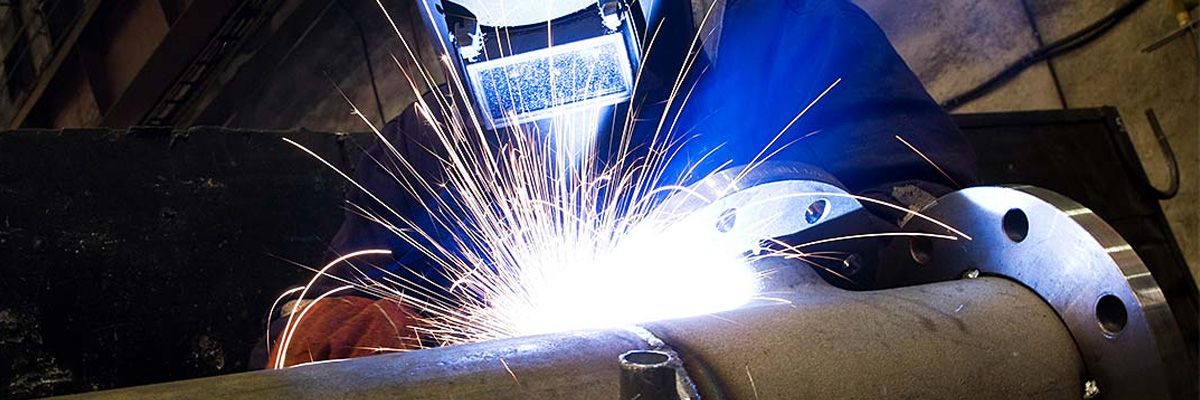 CEPRO PROTECTS BYSTANDERS AGAINST THE DANGERS OF WELDING AND GRINDING THROUGH CERTIFIED PRODUCTS